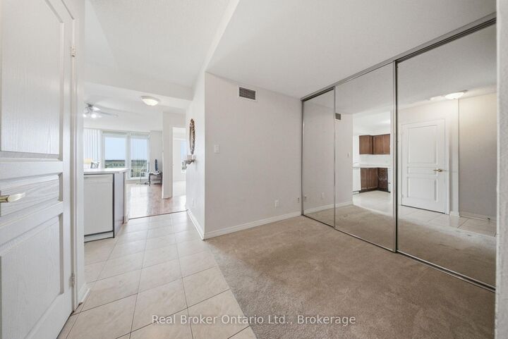 Property Photo: 4879 Kimbermount Avenue 902 ON L5M 7R8