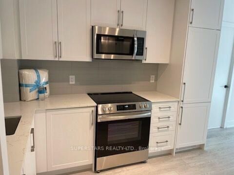 Property Photo:  2450 Old Bronte Road 421  ON L6M 5P6 