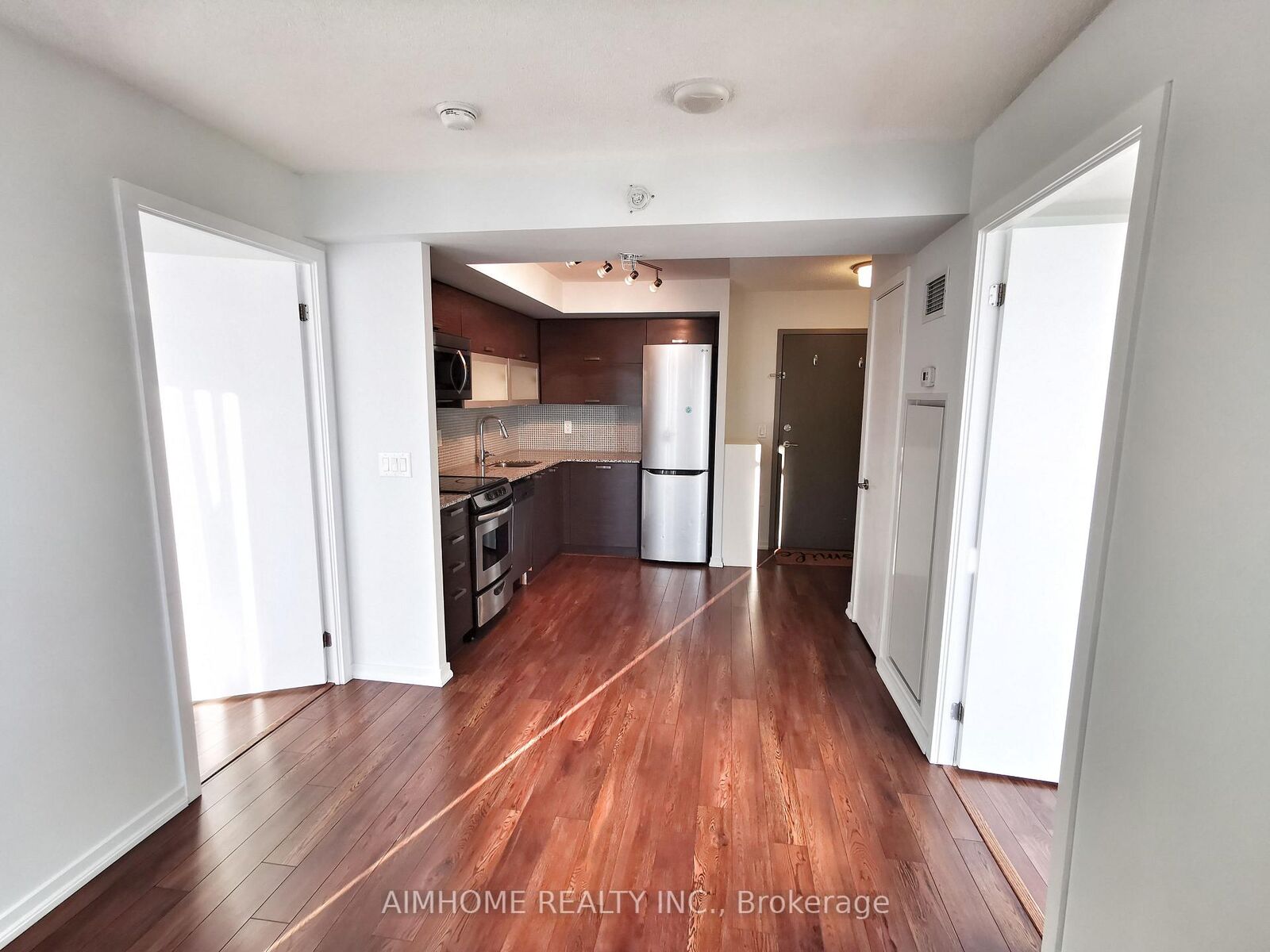 Property Photo:  36 Lisgar Street 2207E  ON M6J 3G2 