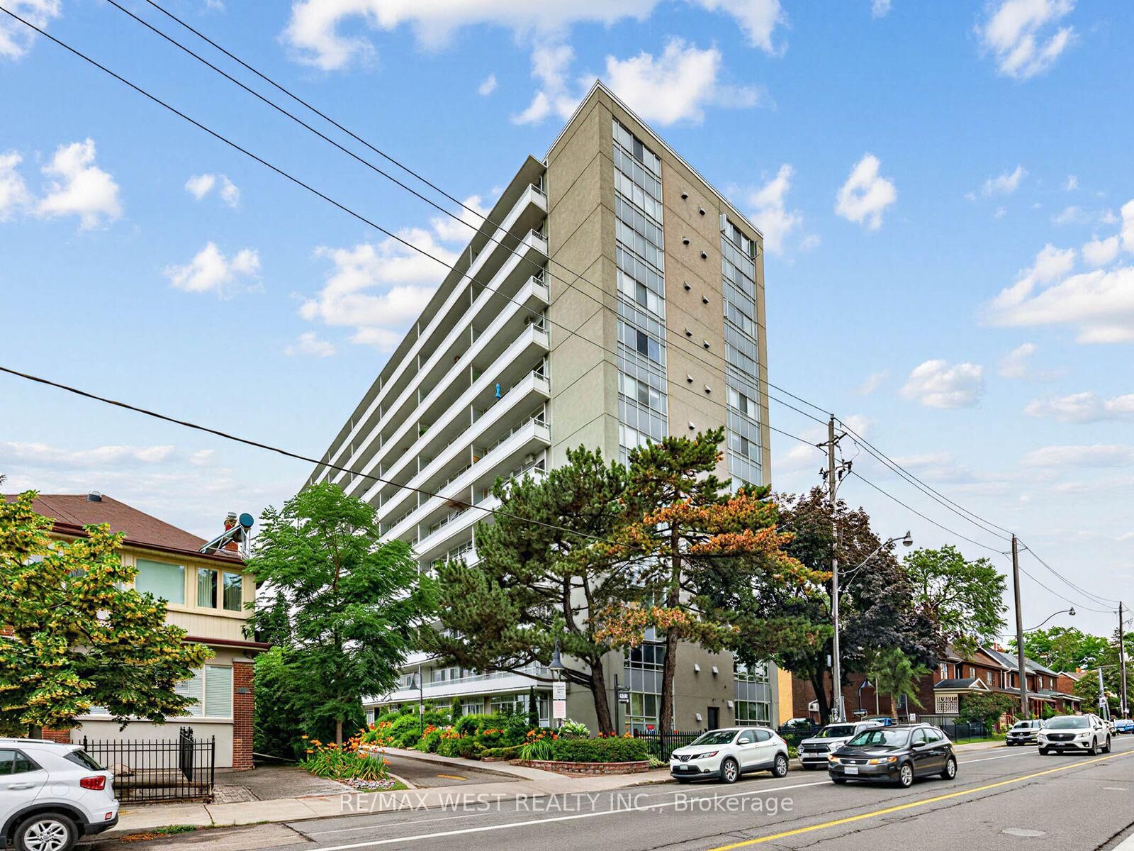 Property Photo: 580 Christie Street 302 ON M6G 3E3