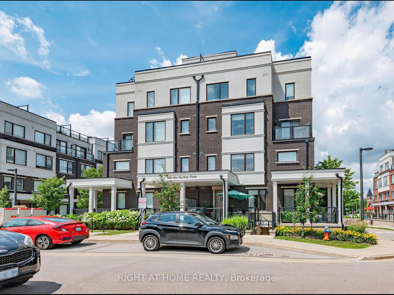 Property Photo:  400 Alex Gardner Circle 86  ON L4G 3G5 