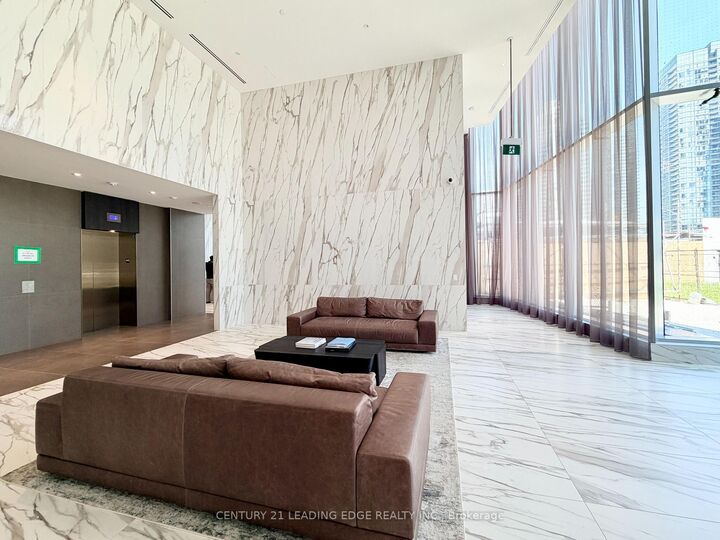 Property Photo:  448 Burnhamthorpe Road 6511  ON L5B 0R4 