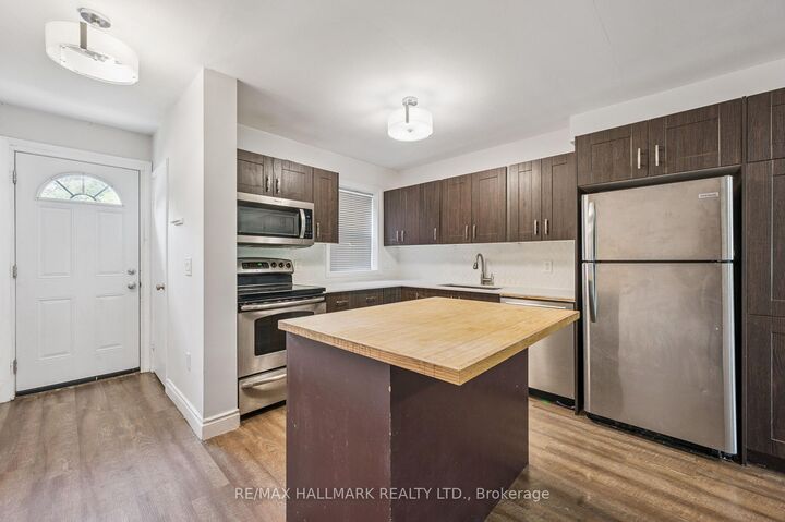 Property Photo: 288 Westcourt Place 25 ON N2L 2R7