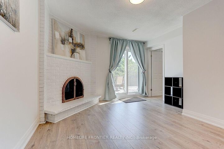 Property Photo:  31 Boyne Highland Court Ground  ON L4K 1K4 