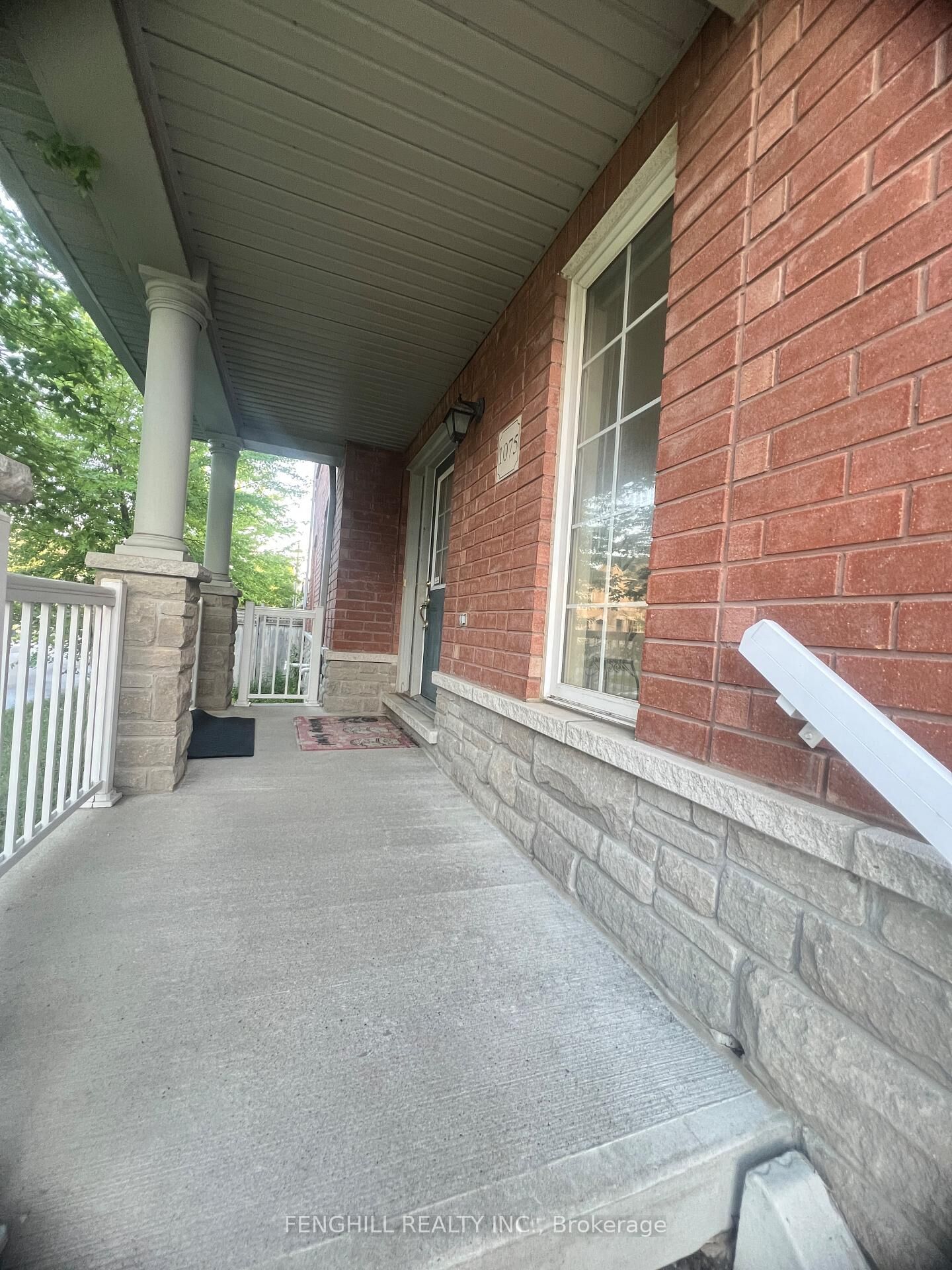 Property Photo: 1075 Bur Oak Avenue ON L6E 1G8