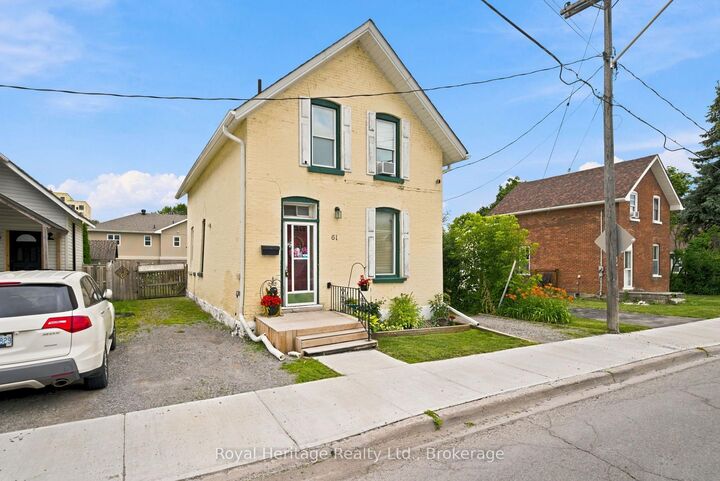 61 Lindsay Street N — photo 1