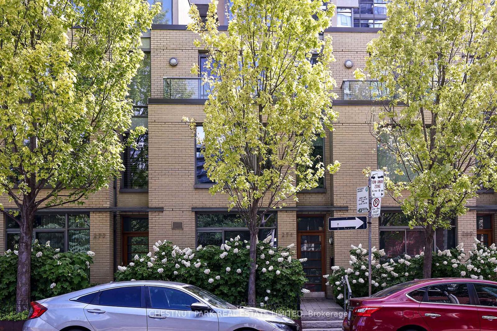 Property Photo: 271 Mutual Street ON M4Y 1X6