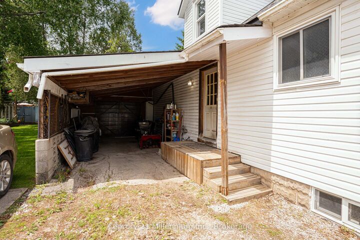 Property Photo:  266 Garafraxa Street  ON N0H 1G0 