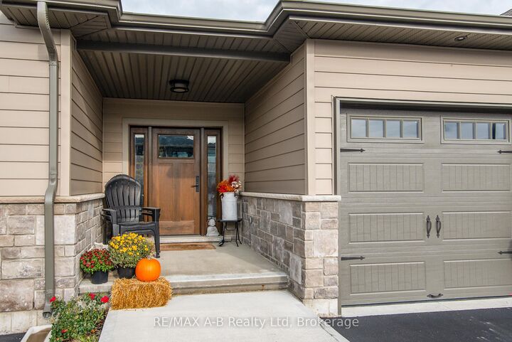 Property Photo: 172 Hooper Street ON N4X 0C1