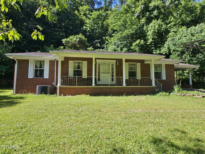Property Photo: 19370 US Highway 23 VA 24244