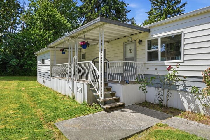Property Photo:  1359 Cranberry Ave #105  BC V9R 6L5 