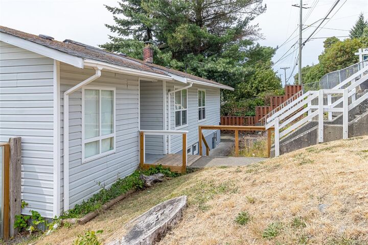 Property Photo: 1601 Townsite Rd BC V9S 1M9