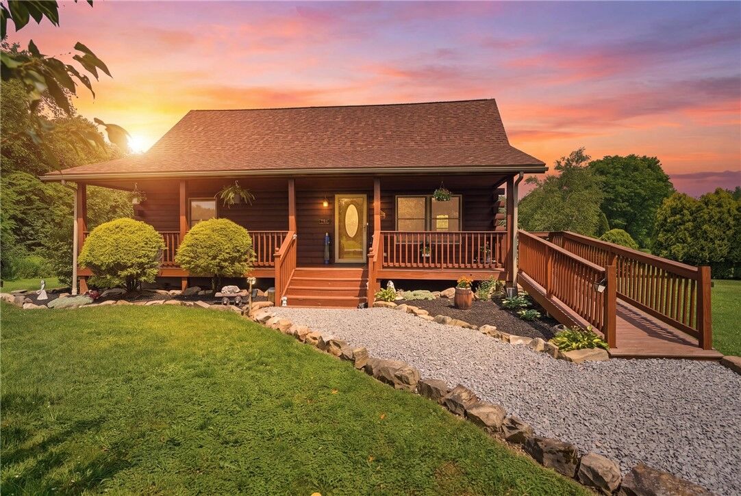 Property Photo: 717 Butler Pike PA 16137