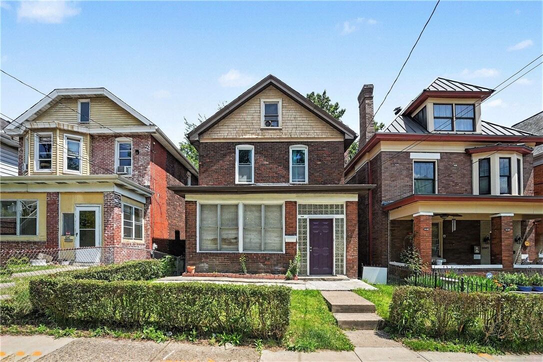 Property Photo:  1045 Flemington St  PA 15217 