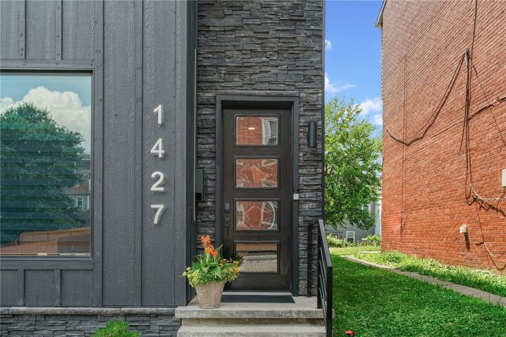 Property Photo:  1427 Sandusky Street  PA 15212 