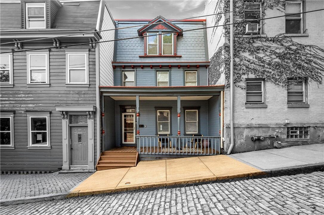 Property Photo:  1207 Linden Pl  PA 15212 