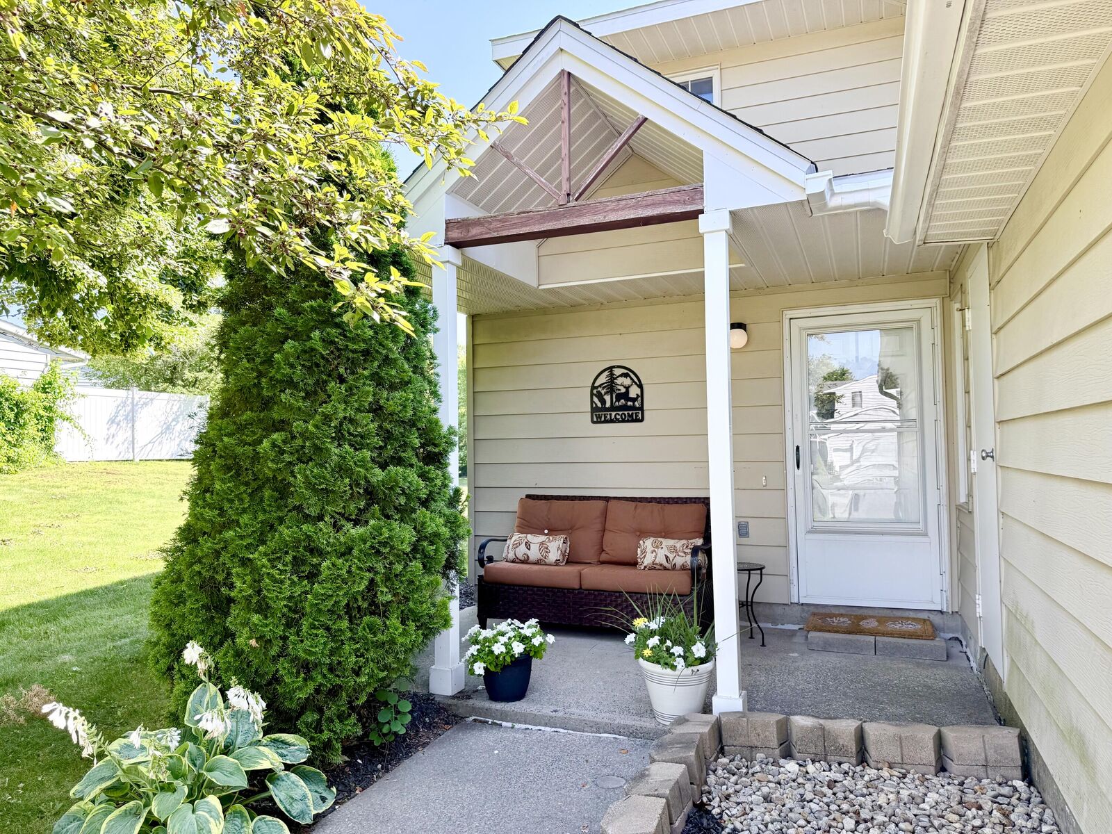 Property Photo:  11 Baltimore Way  NY 12903 