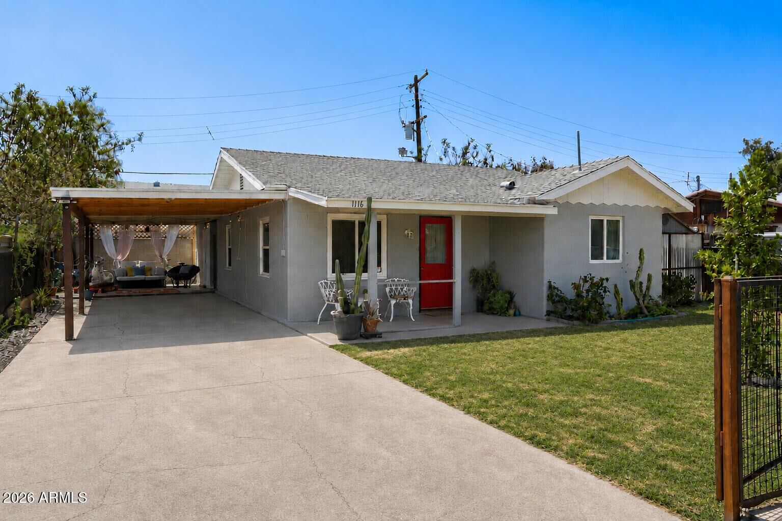 Property Photo:  1116 S Holbrook Lane  AZ 85281 