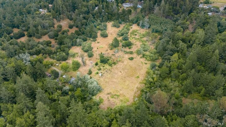 Property Photo:  2750 Burnside Road  CA 95472 