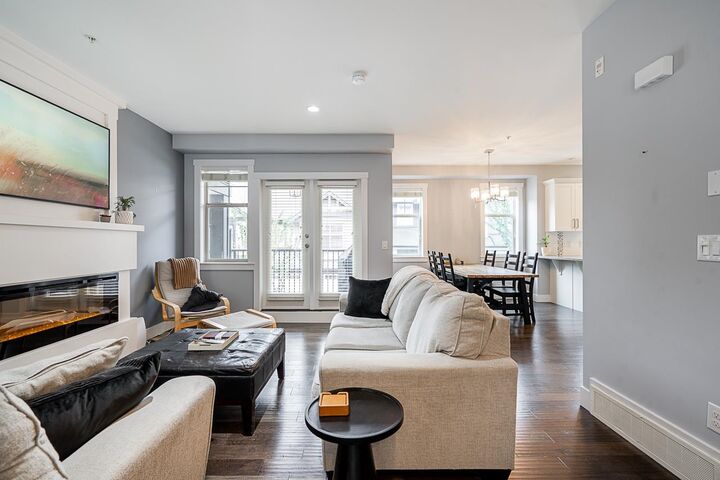Property Photo: 35298 Marshall Road 12 BC V3G 0E2