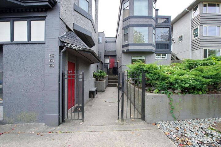 Property Photo: 862 E Broadway 2 BC V5T 1Y1