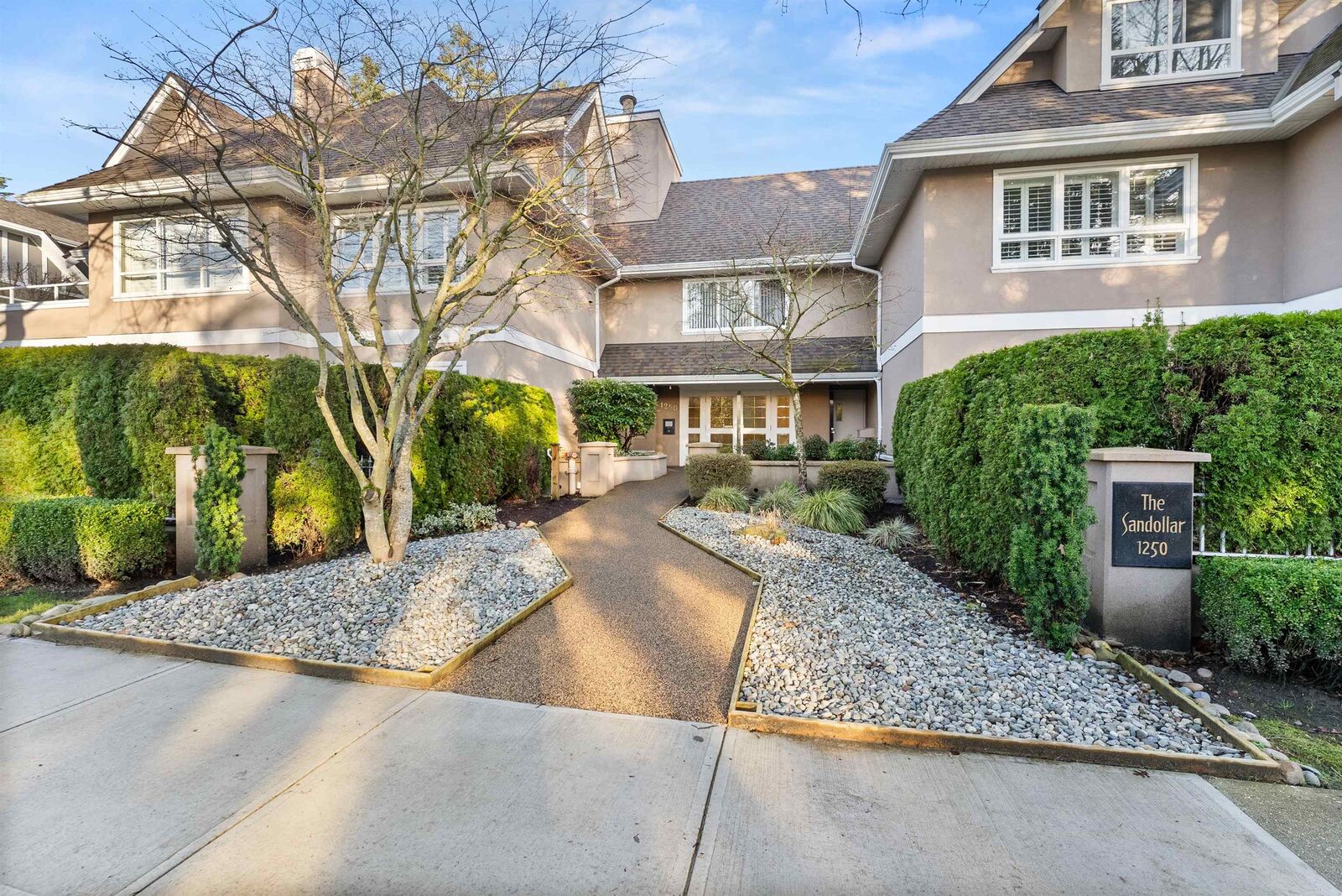 Property Photo: 1250 55 Street 104 BC V4M 3K3
