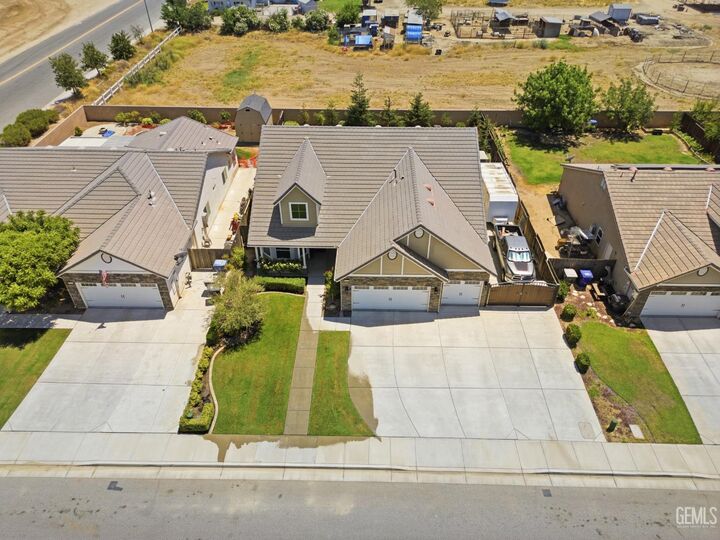 Property Photo:  14515 Southernwood Avenue  CA 93314 