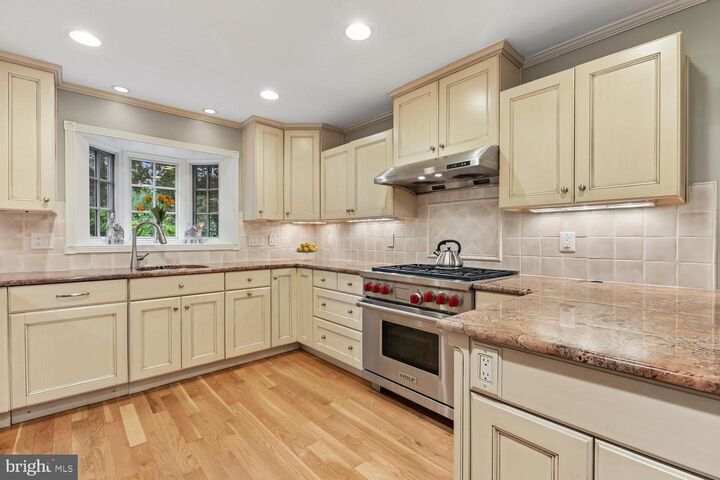 Property Photo: 9005 Greylock Street VA 22308