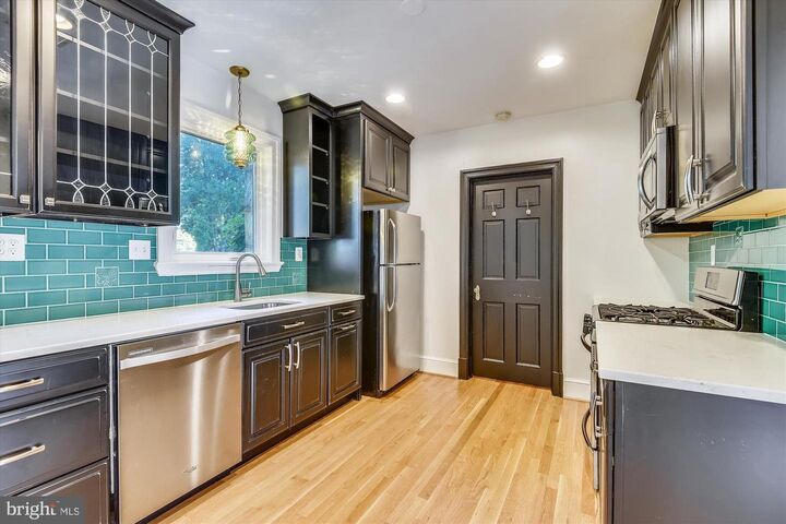 Property Photo:  400 Meadow Lane  VA 22042 