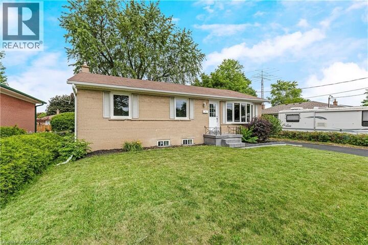 Property Photo: 39 McGilvray Crescent ON L7G 1L7