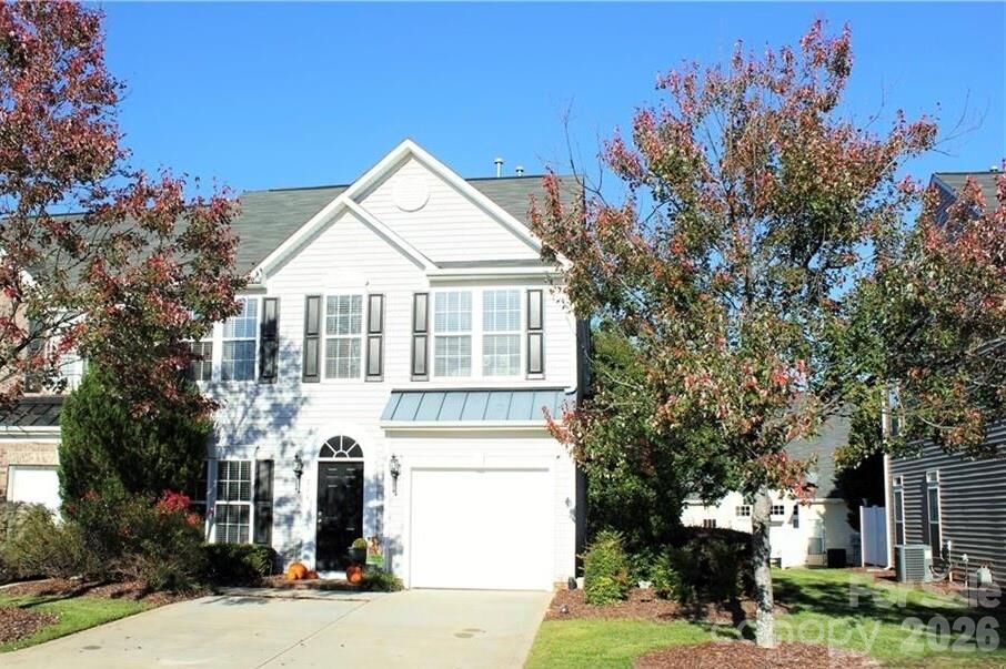 Property Photo: 710 Mickelson Way SC 29715