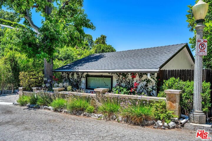 Property Photo: 4046 Murietta Ave CA 91423