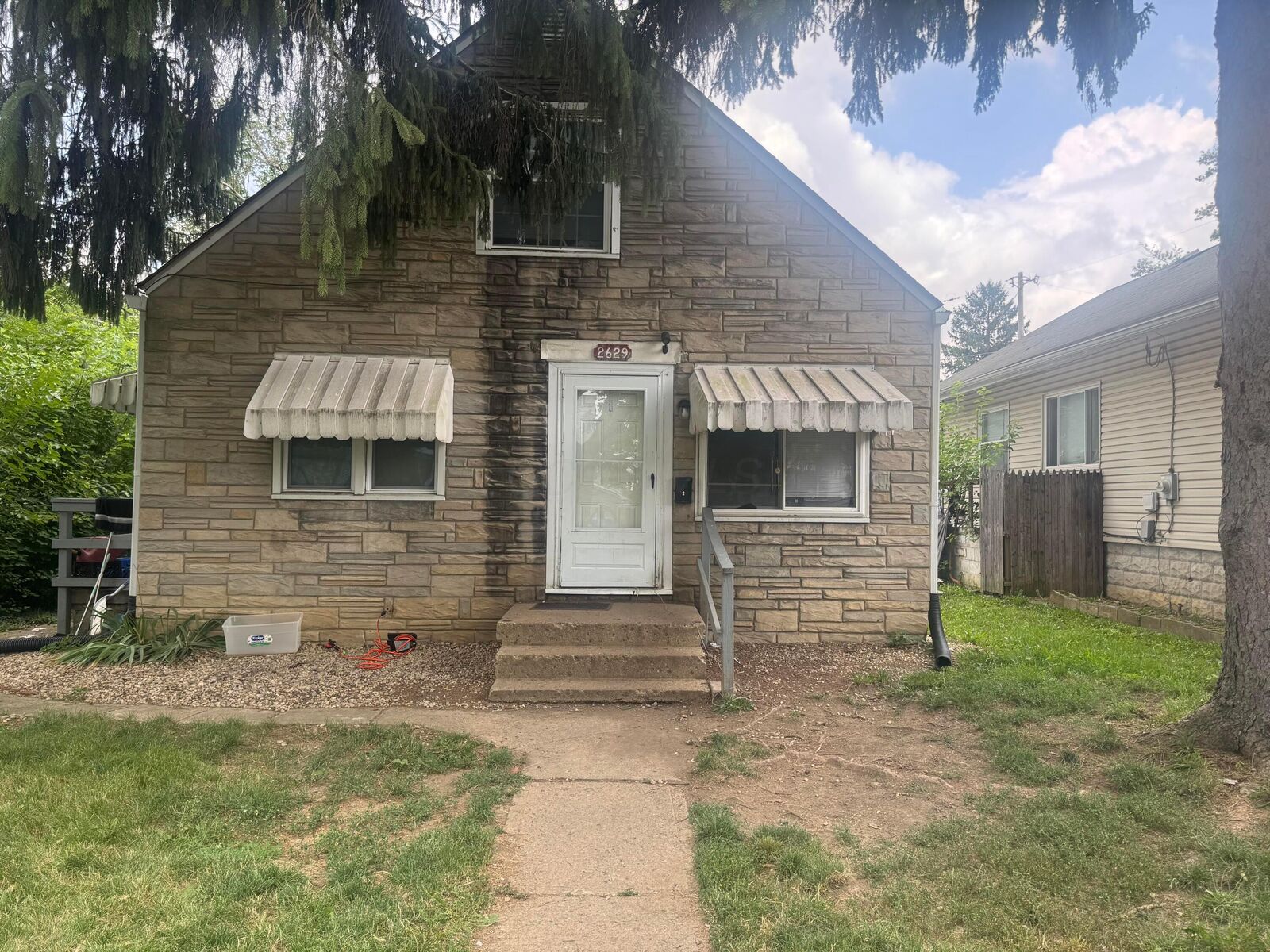 Property Photo:  2629 Grasmere Avenue  OH 43211 