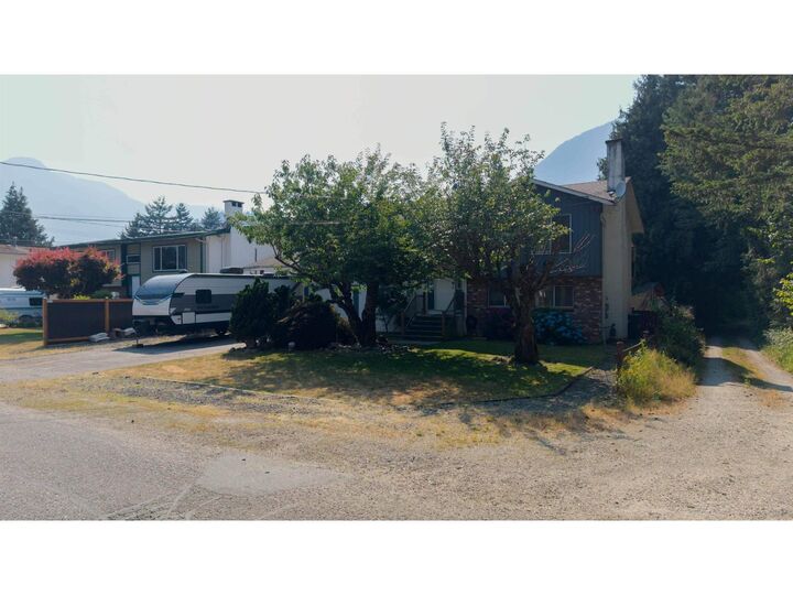Property Photo: 450 Wardle Street BC V0X 1L0