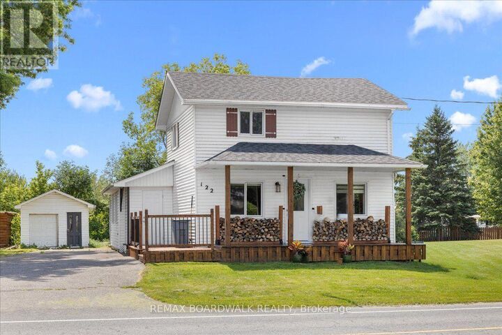 Property Photo:  122 South De L'Eglise Street South  ON K0B 1N0 