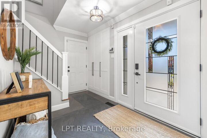 Property Photo:  11 Elderwood Trail  ON K2S 1C9 