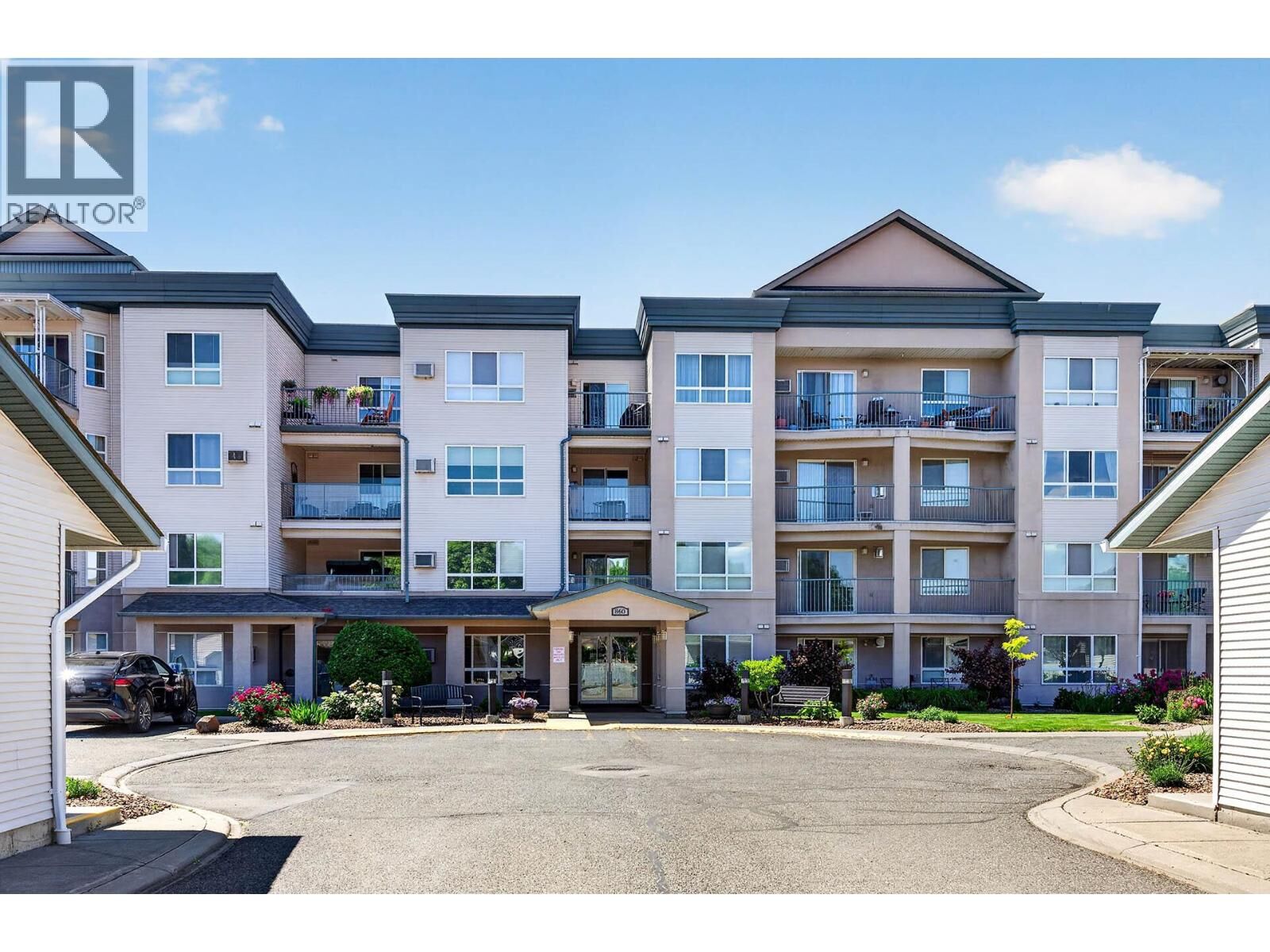 Property Photo: 860 Nicolani Drive 212 BC V2B 5B3
