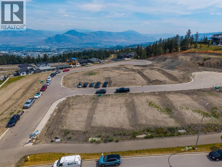 Property Photo:  1600 Aberdeen Drive 116  BC V1S 0C6 
