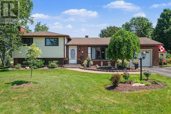 Property Photo: 9 Forest Drive ON K7A 4S5