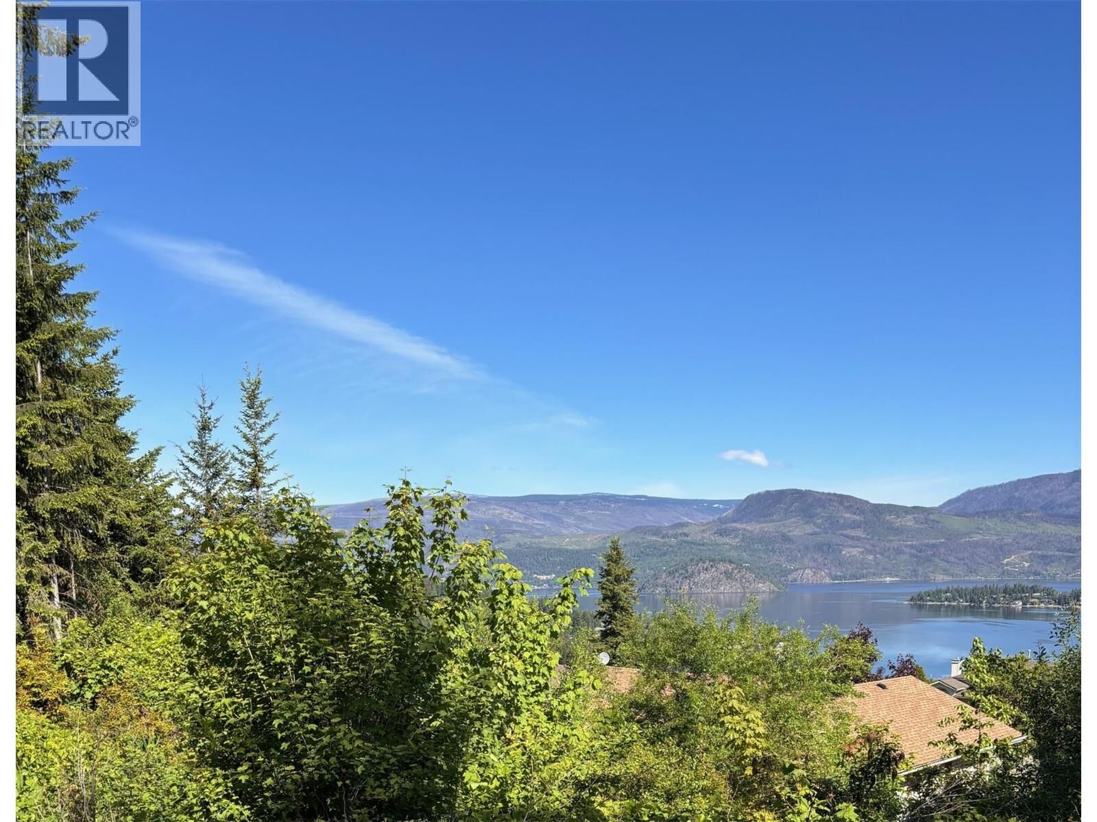 Property Photo:  2624 Grandview Place  BC V7N 4M2 