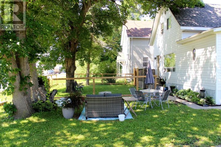 Property Photo:  210 Fifth St  ON P0W 1L0 