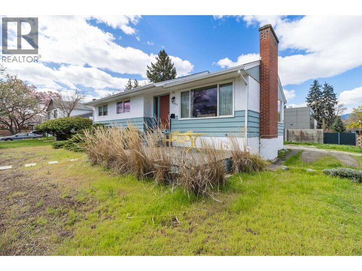 2362 Abbott Street — photo 1