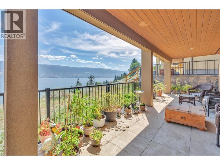 Property Photo: 14419 Downton Avenue 205 BC V0H 1Z1