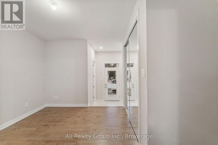 Property Photo:  242 Falsetto Street  ON K1W 0S2 