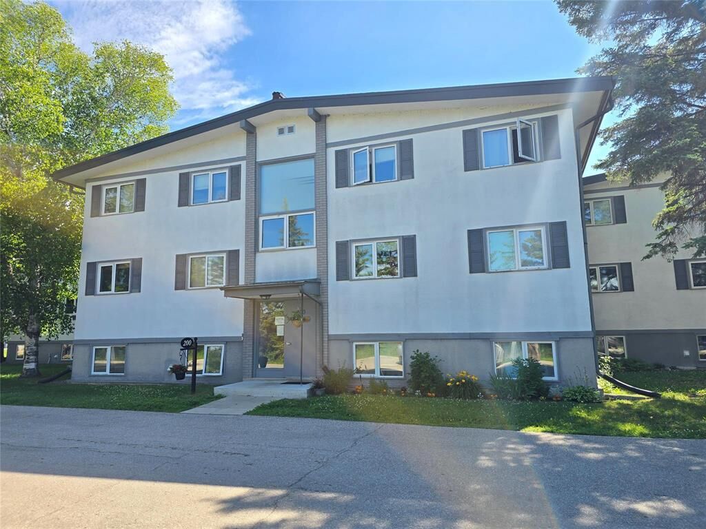 Property Photo: 232 Shorepoint Village MB R0C 1B0