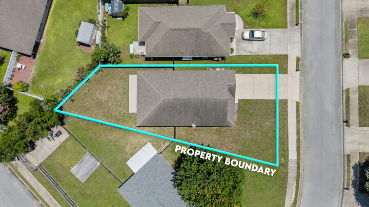 Property Photo:  1974 Crosscreek Circle  FL 32563 