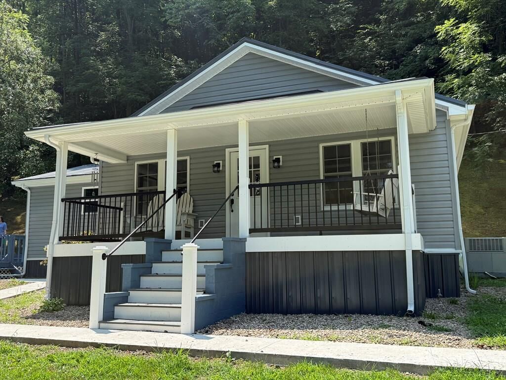 Property Photo: 2442 Collins Hwy KY 41501