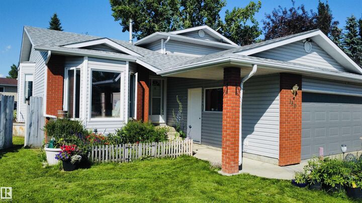 Property Photo: 160 St. Andrews Drive AB T7Z 1K9