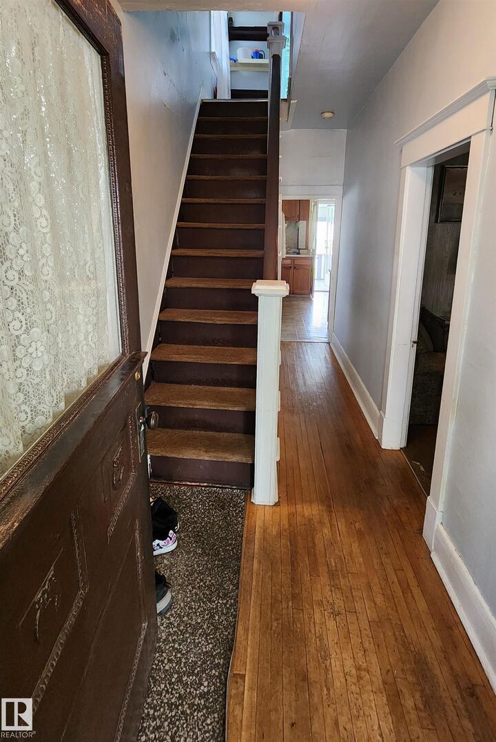 Property Photo: 9522 110 Avenue NW AB T5H 1H4
