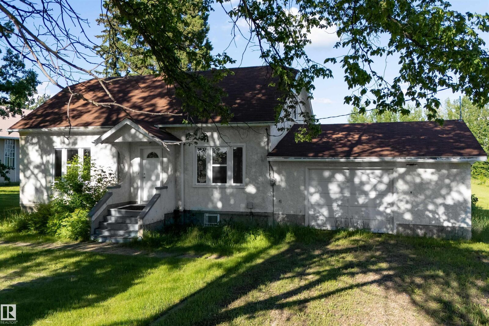 Property Photo: 4904 49 Street AB T0G 2J0